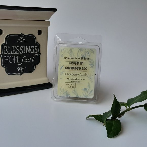 Lavender and Lemongrass Soy Wax Melts Heart Shape 2.5oz - Picture 4 of 5